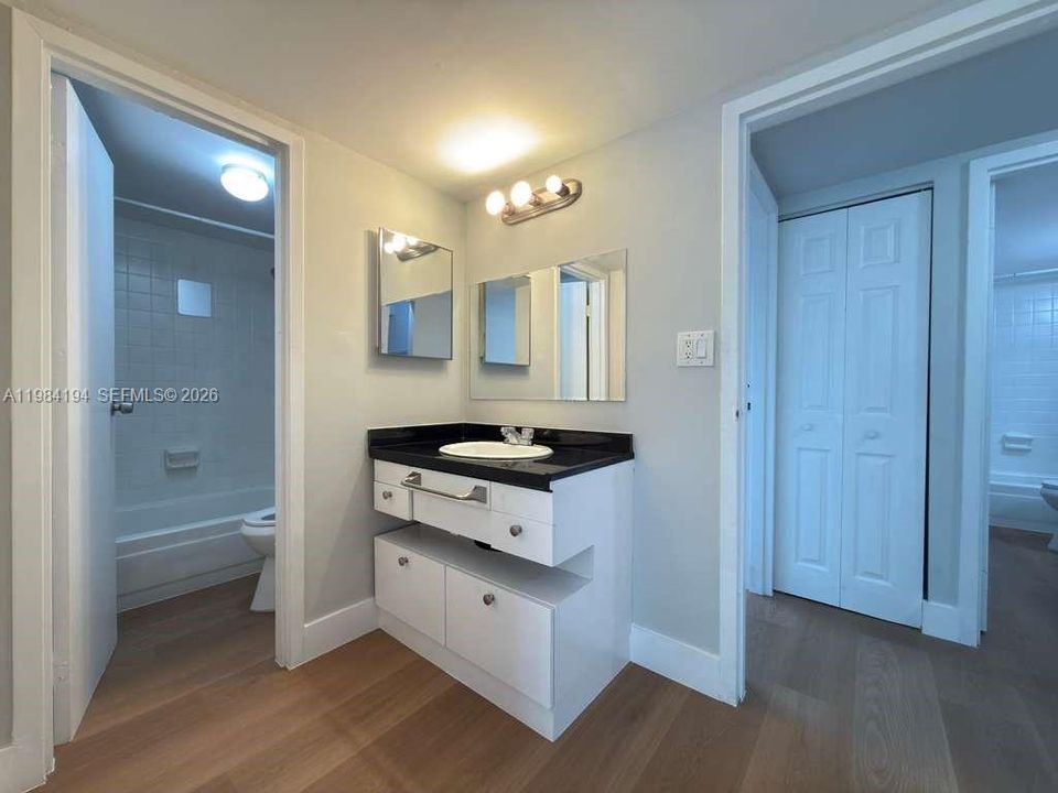 В аренду: $1,900 (2 спален, 2 ванн, 1290 Квадратных фут)