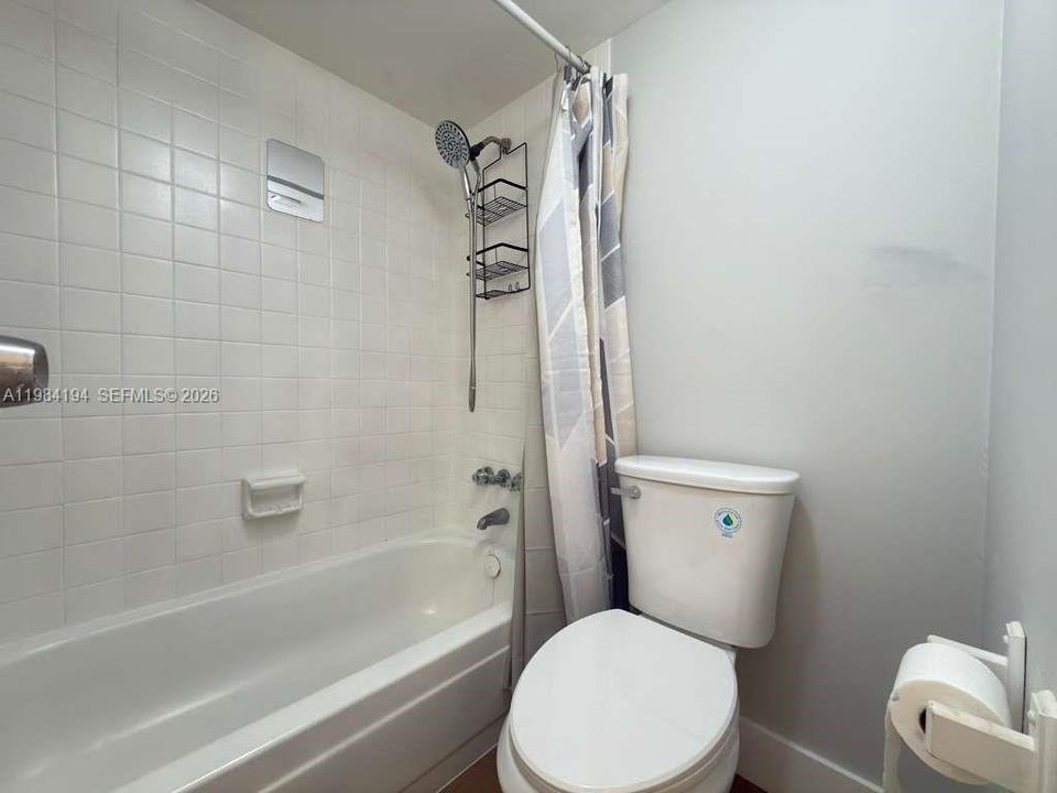 В аренду: $1,900 (2 спален, 2 ванн, 1290 Квадратных фут)