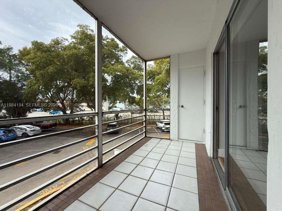 В аренду: $1,900 (2 спален, 2 ванн, 1290 Квадратных фут)