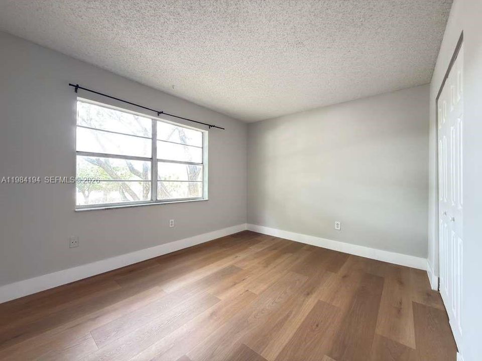 В аренду: $1,900 (2 спален, 2 ванн, 1290 Квадратных фут)