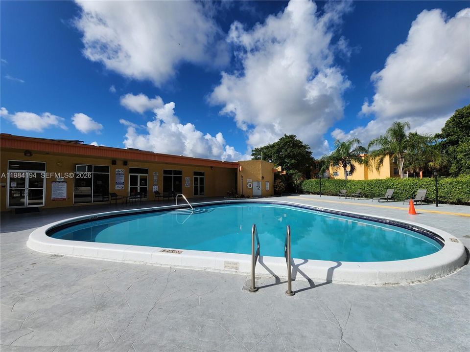 В аренду: $1,900 (2 спален, 2 ванн, 1290 Квадратных фут)