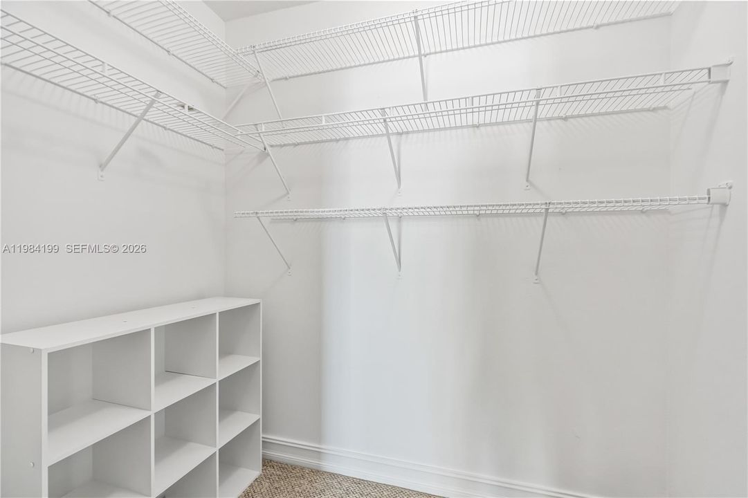 For Sale: $525,000 (2 beds, 2 baths, 1355 Square Feet)