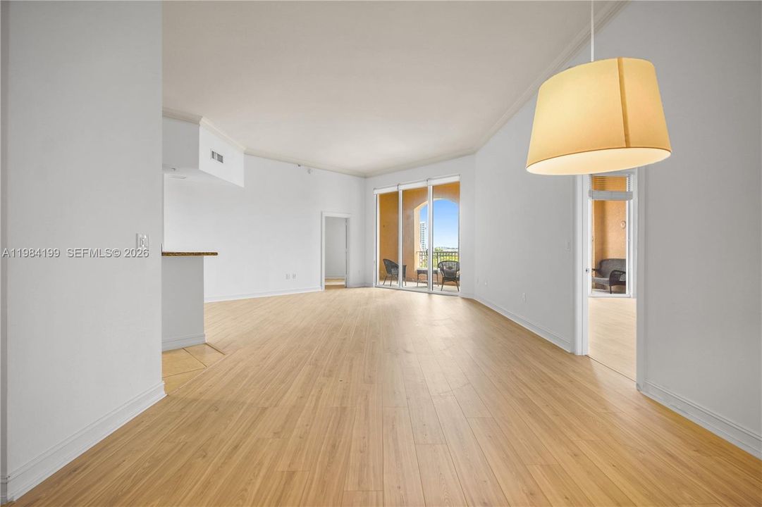 For Sale: $525,000 (2 beds, 2 baths, 1355 Square Feet)