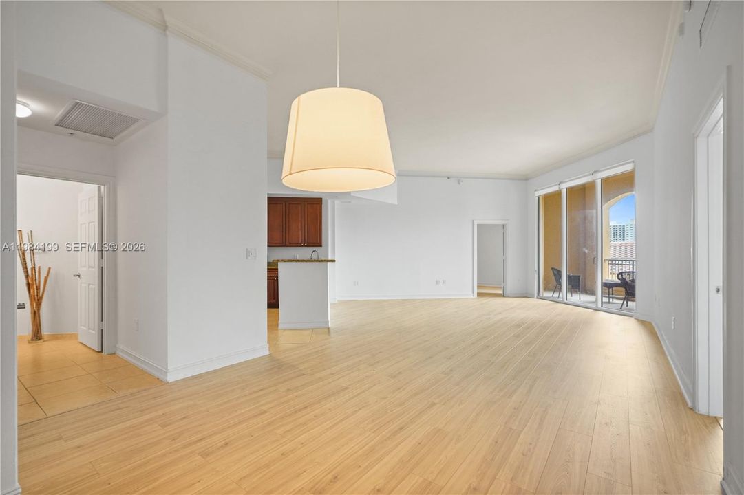 For Sale: $525,000 (2 beds, 2 baths, 1355 Square Feet)