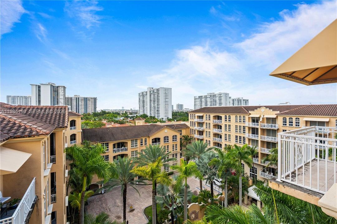 For Sale: $525,000 (2 beds, 2 baths, 1355 Square Feet)