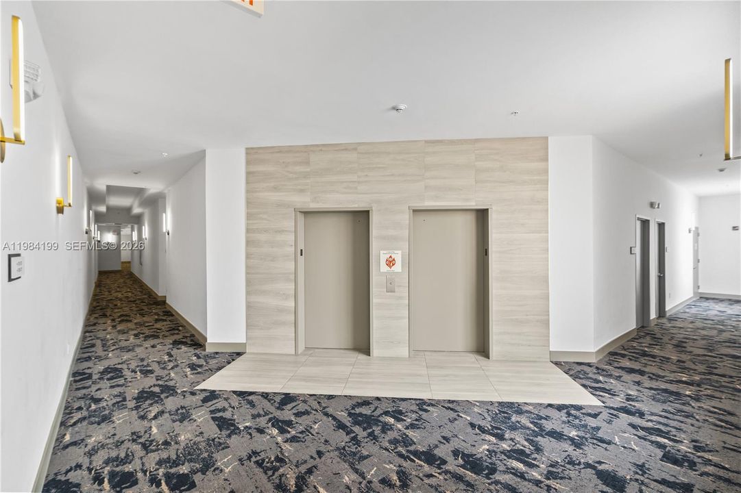 For Sale: $525,000 (2 beds, 2 baths, 1355 Square Feet)