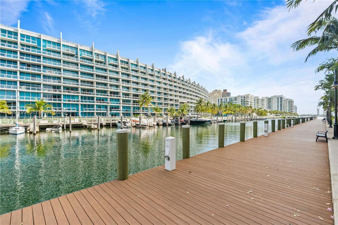 For Sale: $525,000 (2 beds, 2 baths, 1355 Square Feet)