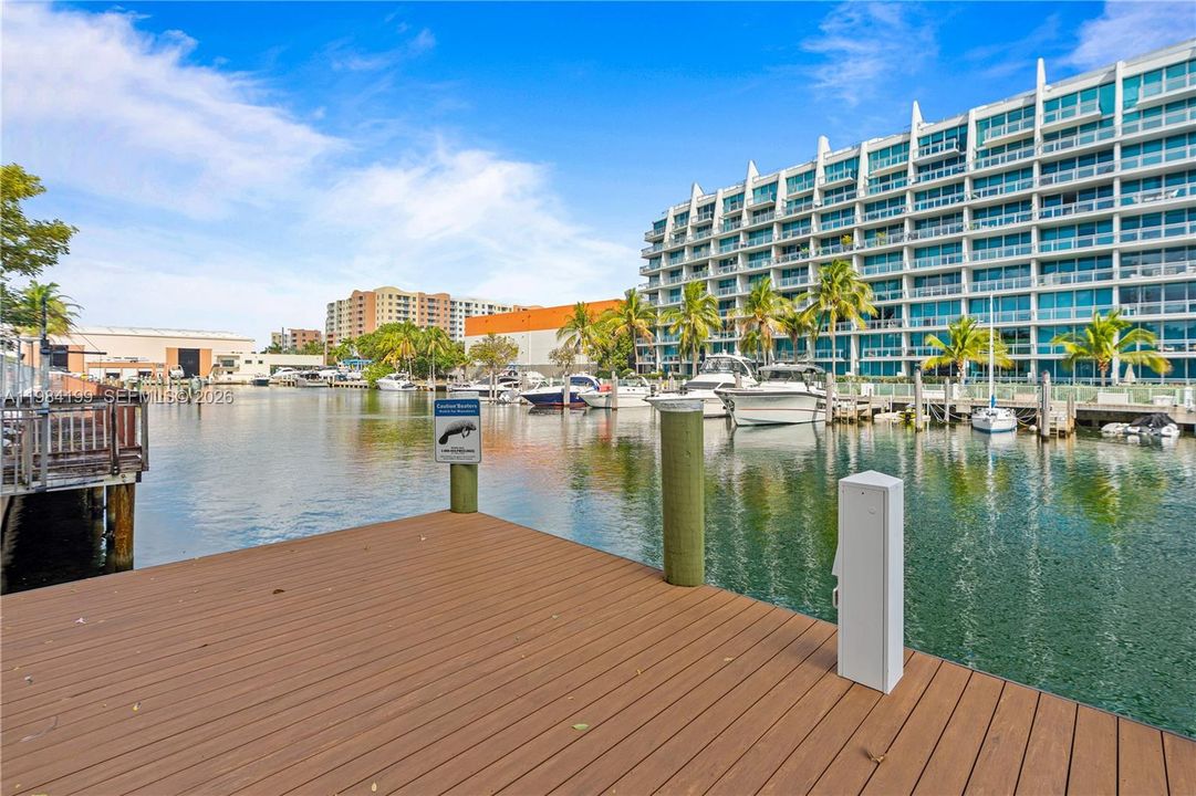 For Sale: $525,000 (2 beds, 2 baths, 1355 Square Feet)