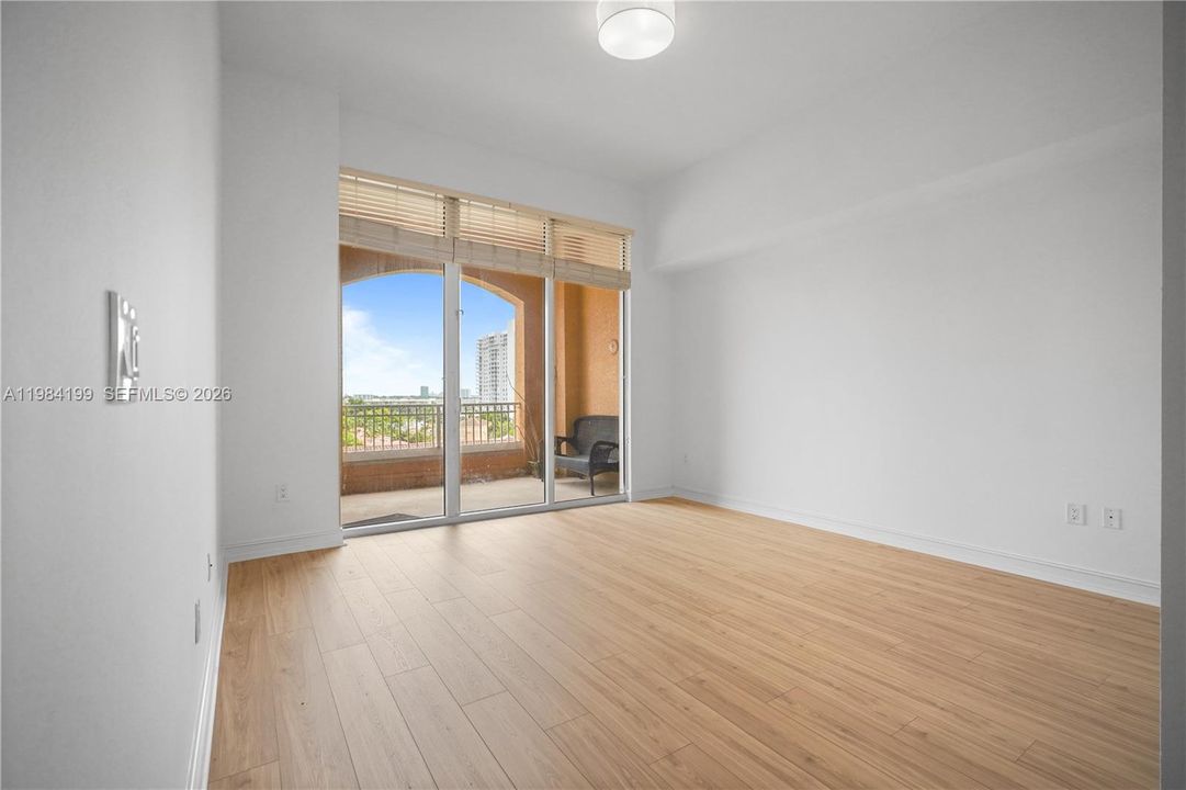 For Sale: $525,000 (2 beds, 2 baths, 1355 Square Feet)