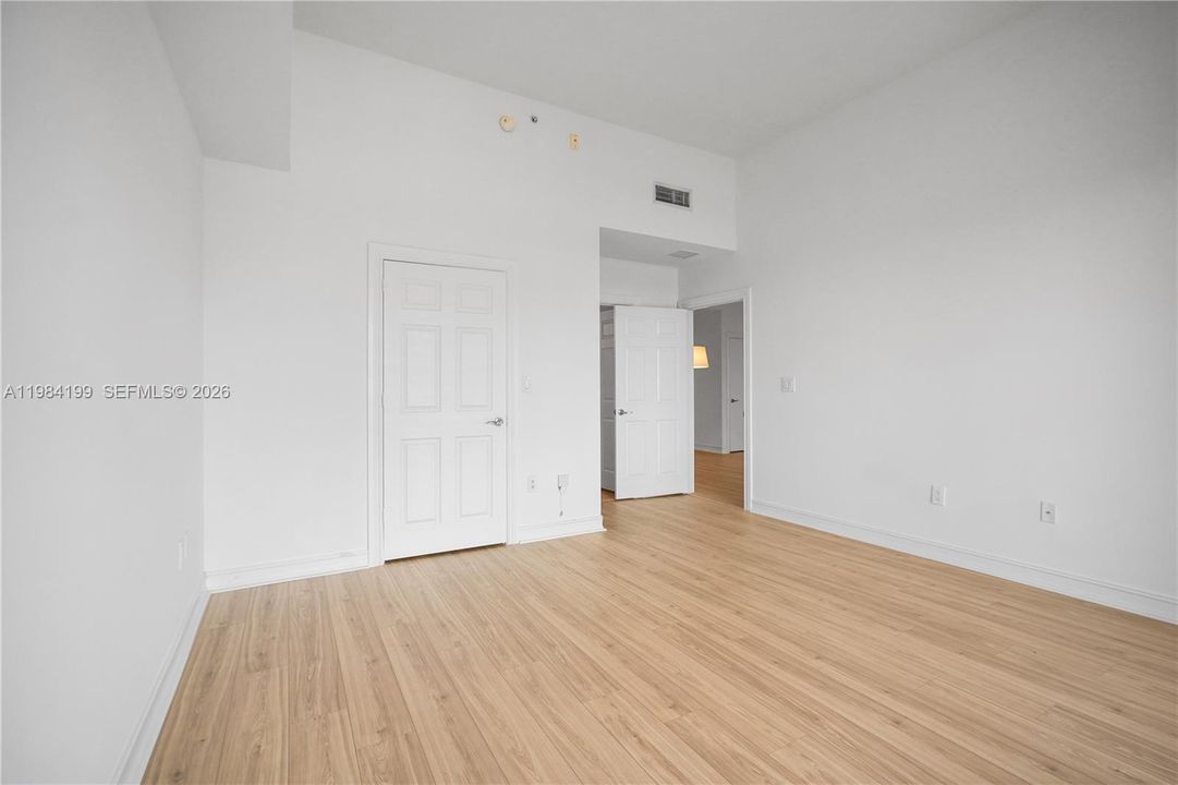 For Sale: $525,000 (2 beds, 2 baths, 1355 Square Feet)