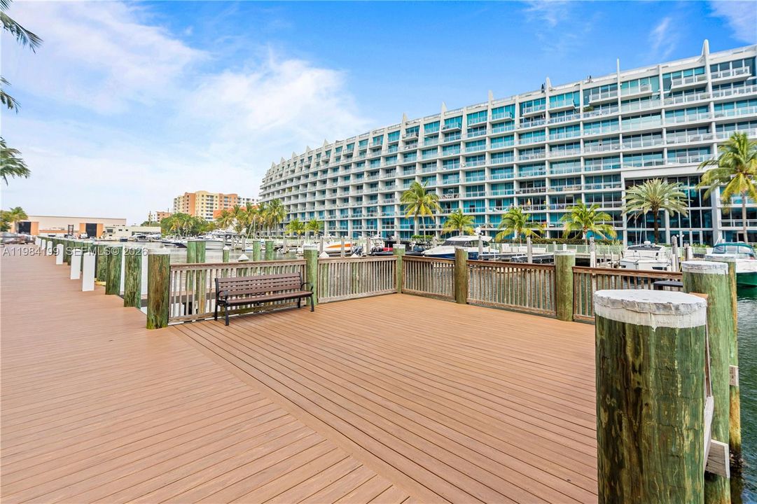 For Sale: $525,000 (2 beds, 2 baths, 1355 Square Feet)