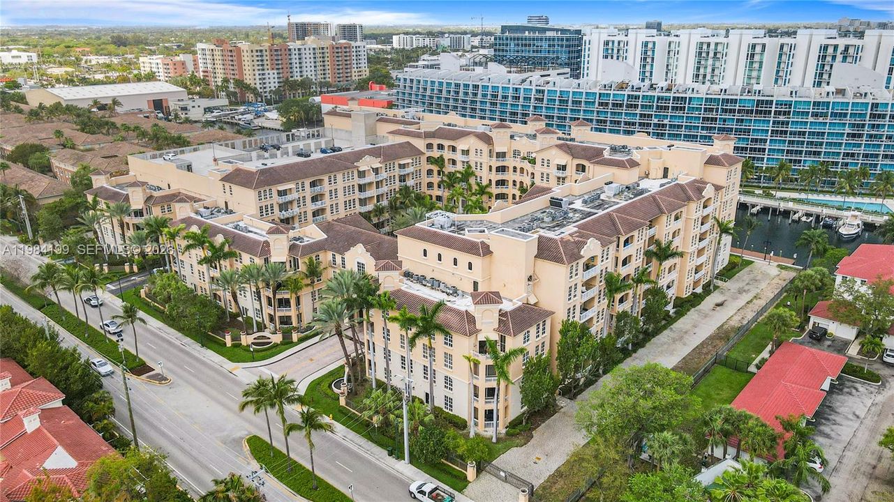 For Sale: $525,000 (2 beds, 2 baths, 1355 Square Feet)