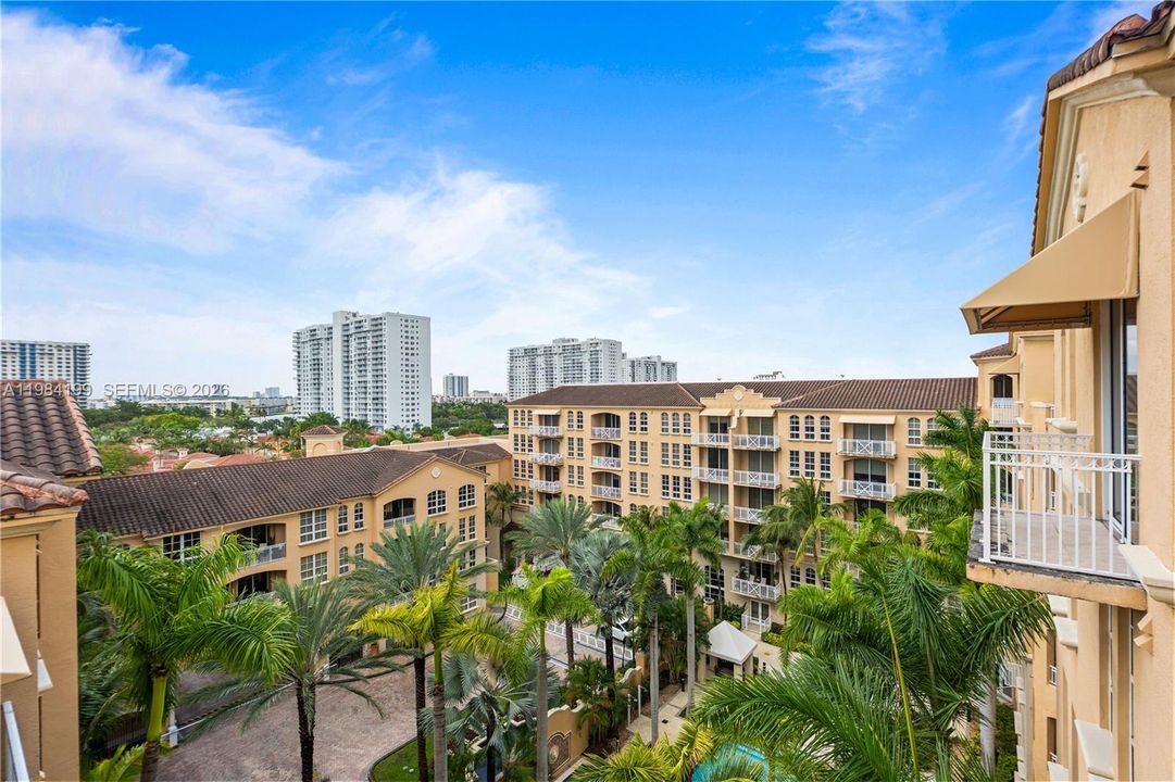 For Sale: $525,000 (2 beds, 2 baths, 1355 Square Feet)