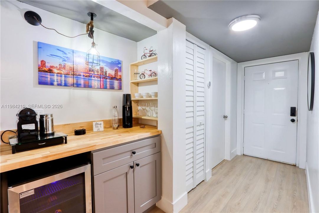 En Venta: $365,000 (2 camas, 2 baños, 1037 Pies cuadrados)