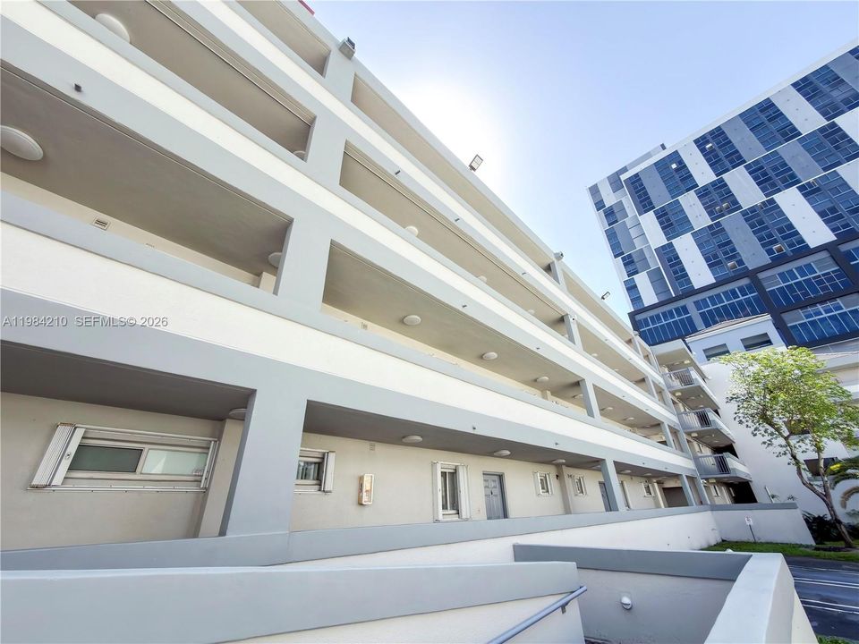 En Venta: $365,000 (2 camas, 2 baños, 1037 Pies cuadrados)