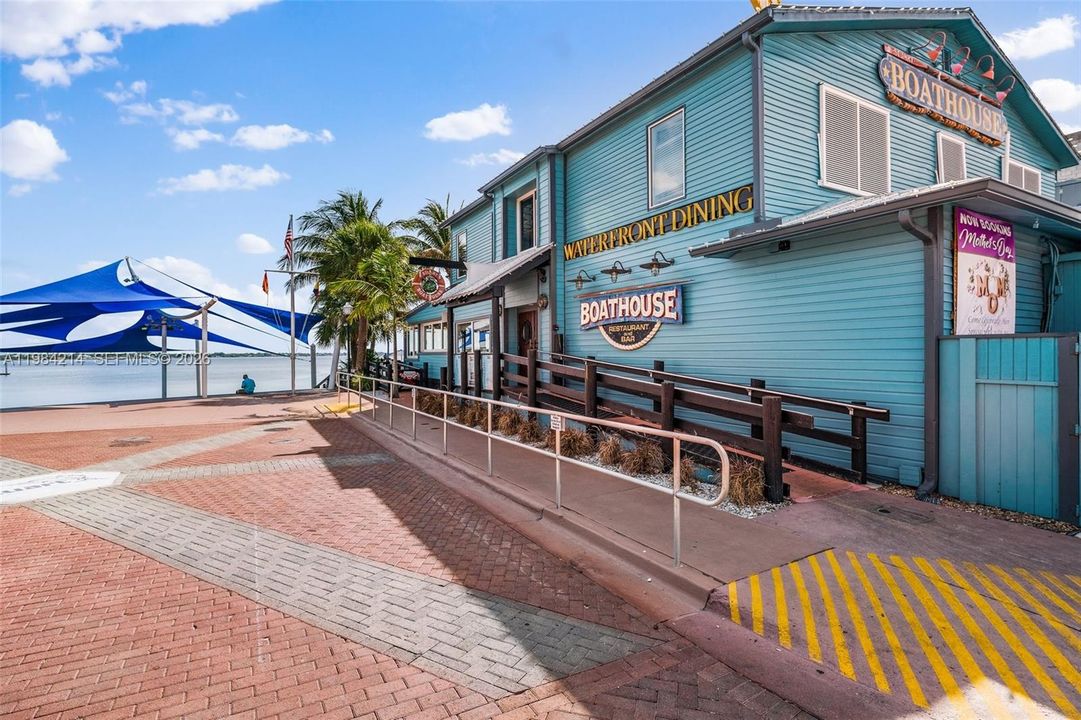 For Rent: $8,500 (2 beds, 2 baths, 1200 Square Feet)