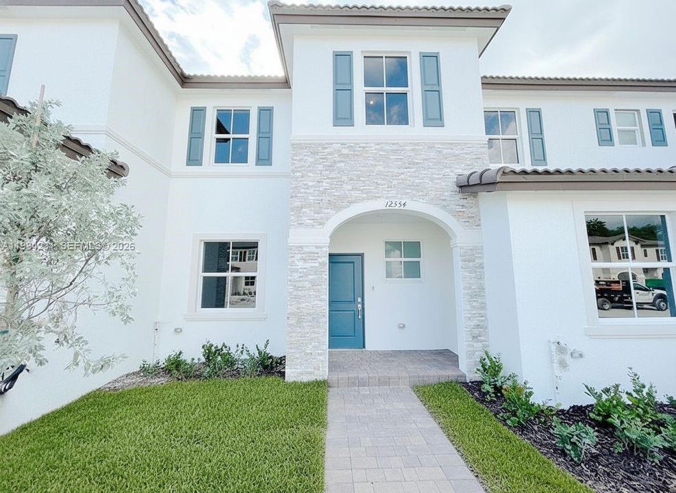 For Sale: $480,000 (3 beds, 2 baths, 1483 Square Feet)