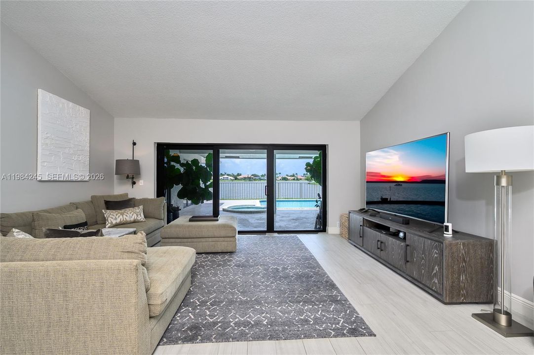 For Sale: $1,299,000 (4 beds, 2 baths, 2318 Square Feet)