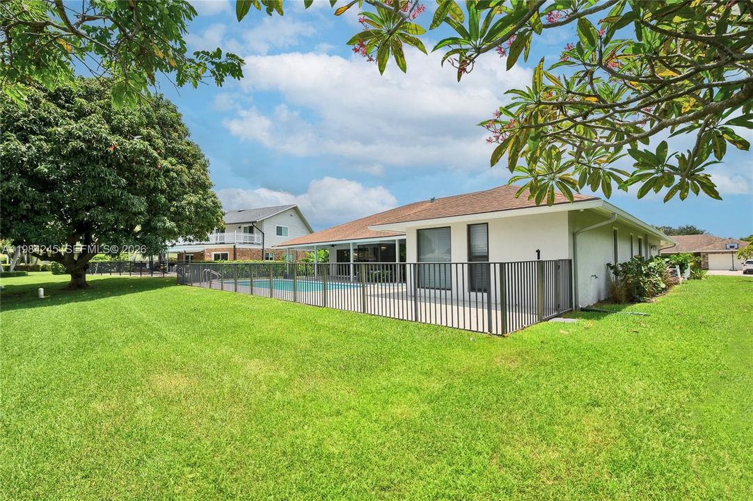 For Sale: $1,299,000 (4 beds, 2 baths, 2318 Square Feet)
