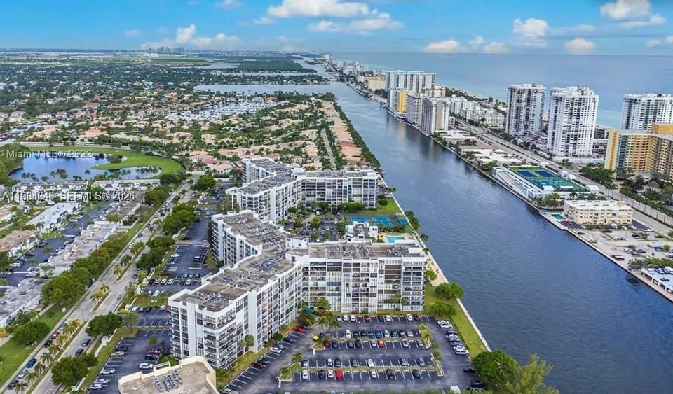 На продажу: $185,000 (1 спален, 1 ванн, 915 Квадратных фут)