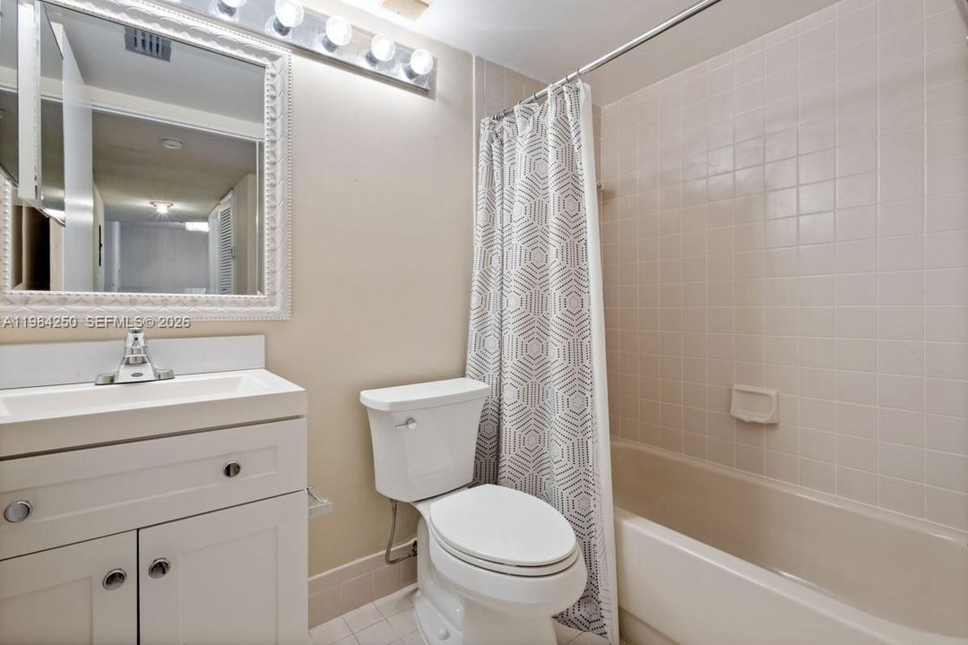 Activo con contrato: $135,000 (2 camas, 2 baños, 1270 Pies cuadrados)