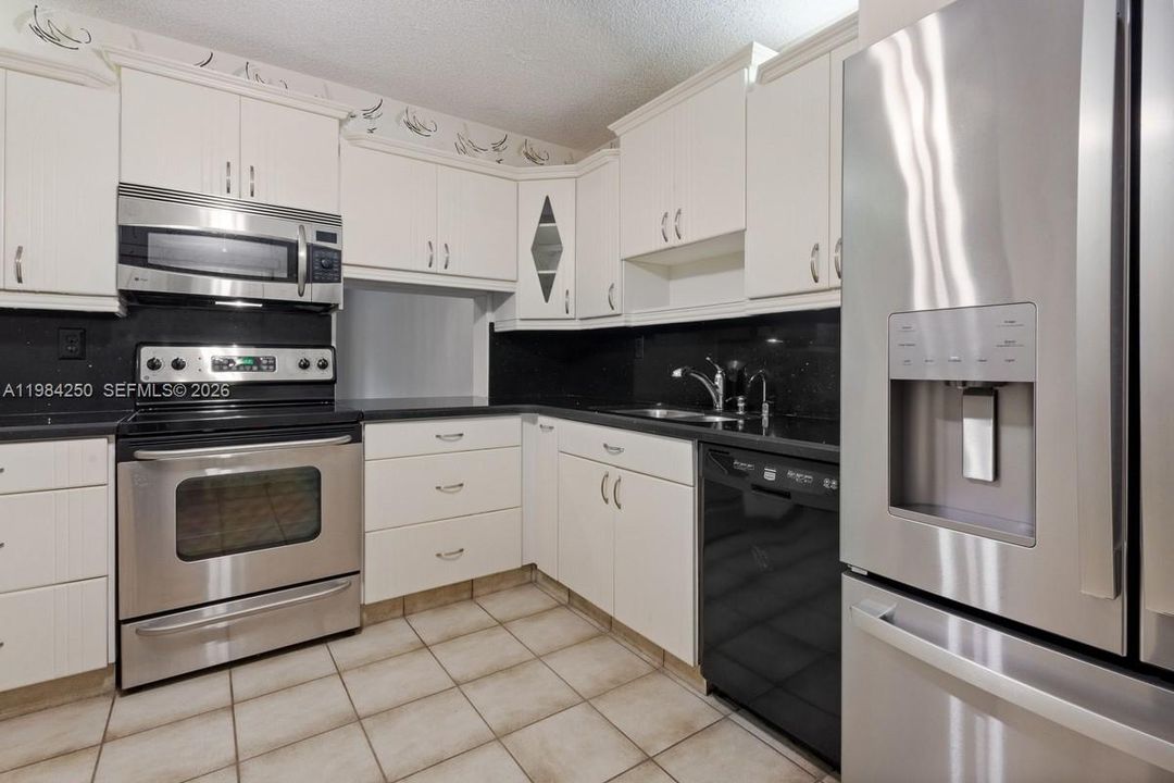 Activo con contrato: $135,000 (2 camas, 2 baños, 1270 Pies cuadrados)