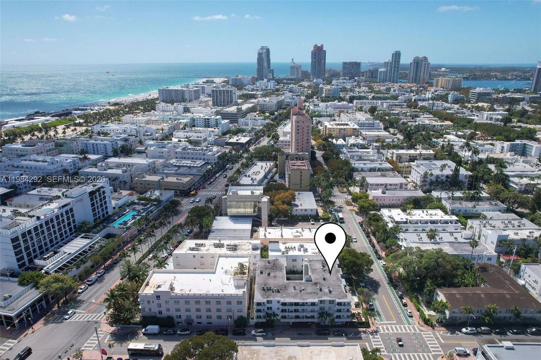 Active With Contract: $319,000 (1 beds, 1 baths, 681 Square Feet)