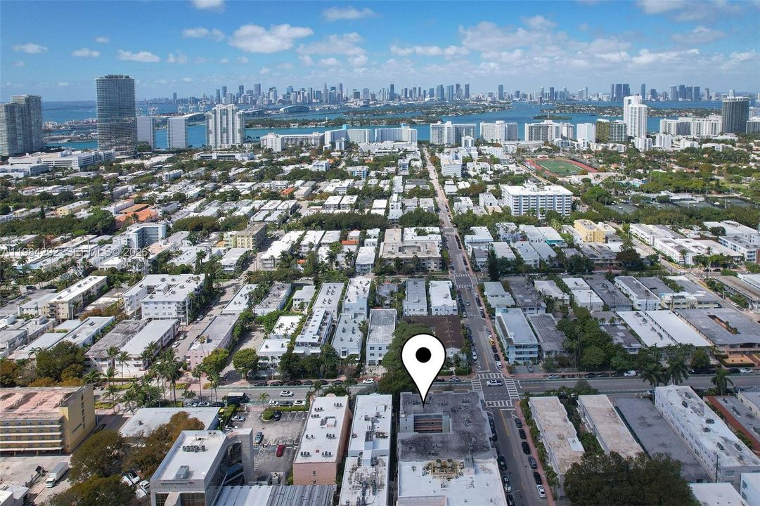 Active With Contract: $319,000 (1 beds, 1 baths, 681 Square Feet)