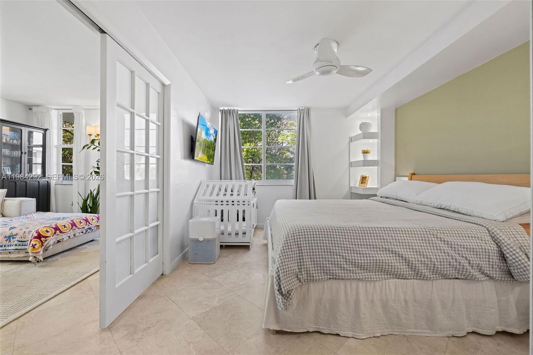 Active With Contract: $319,000 (1 beds, 1 baths, 681 Square Feet)