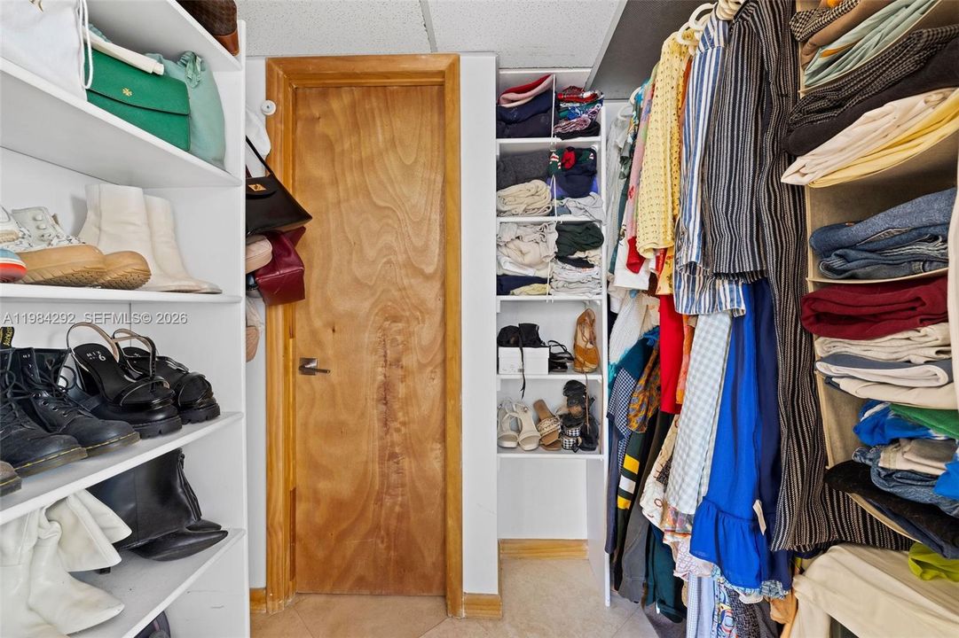 Walk-in Closet
