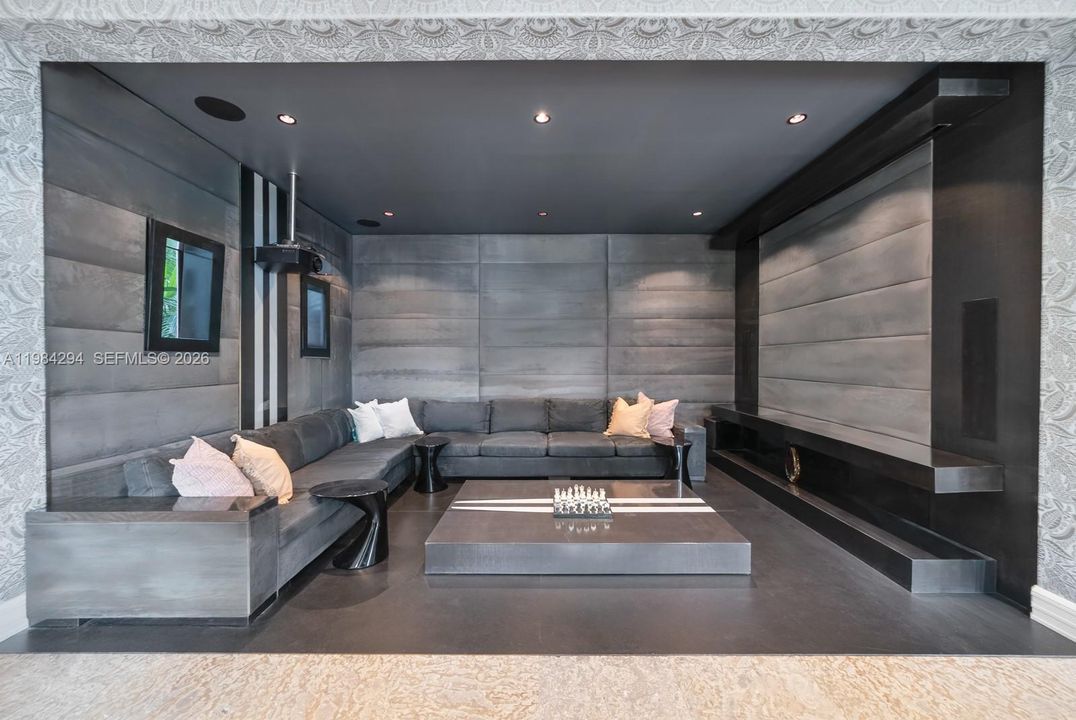 В аренду: $65,000 (6 спален, 6 ванн, 9209 Квадратных фут)