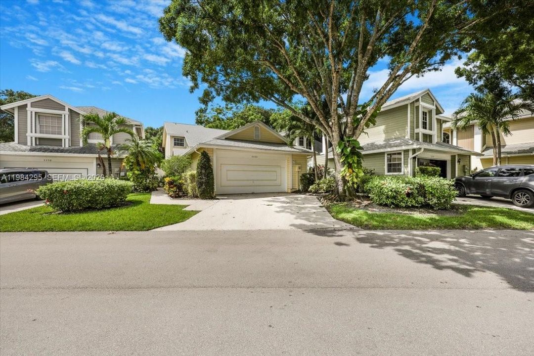 Recently Sold: $559,000 (3 beds, 2 baths, 1582 Square Feet)