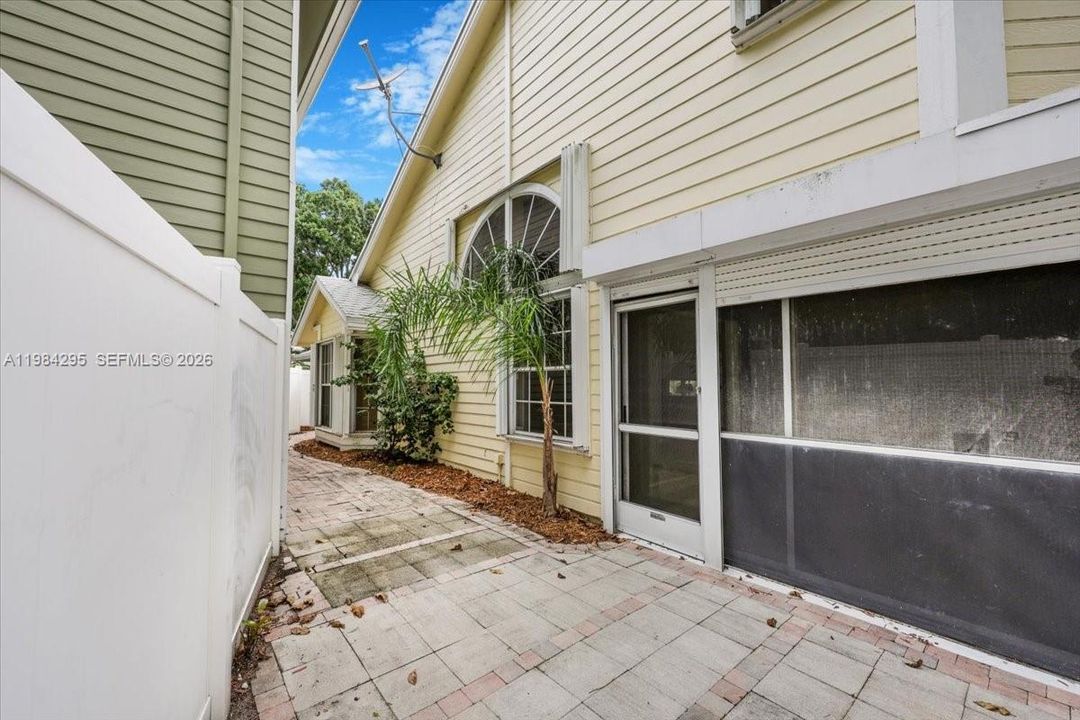 Recently Sold: $559,000 (3 beds, 2 baths, 1582 Square Feet)
