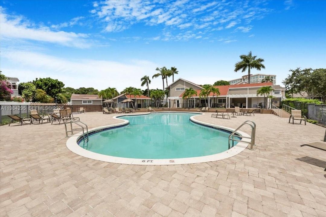 Recently Sold: $559,000 (3 beds, 2 baths, 1582 Square Feet)