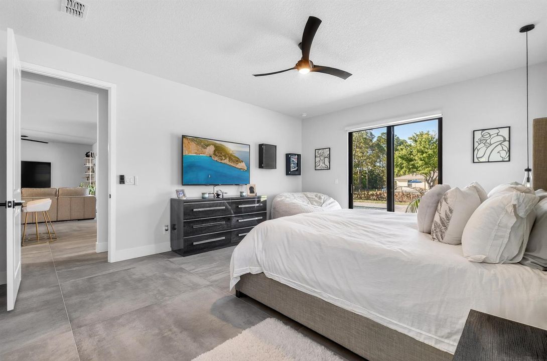 Master Bedroom 9