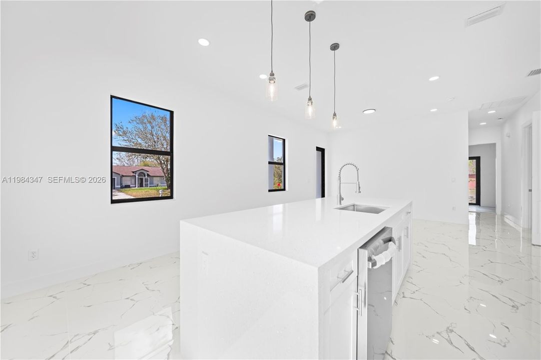 Vendido Recientemente: $258,000 (3 camas, 2 baños, 0 Pies cuadrados)