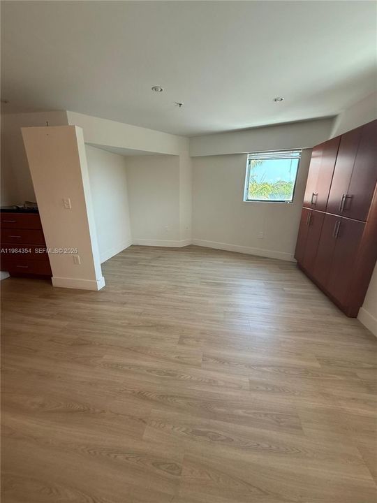 Недавно арендовано: $1,400 (0 спален, 1 ванн, 26612 Квадратных фут)