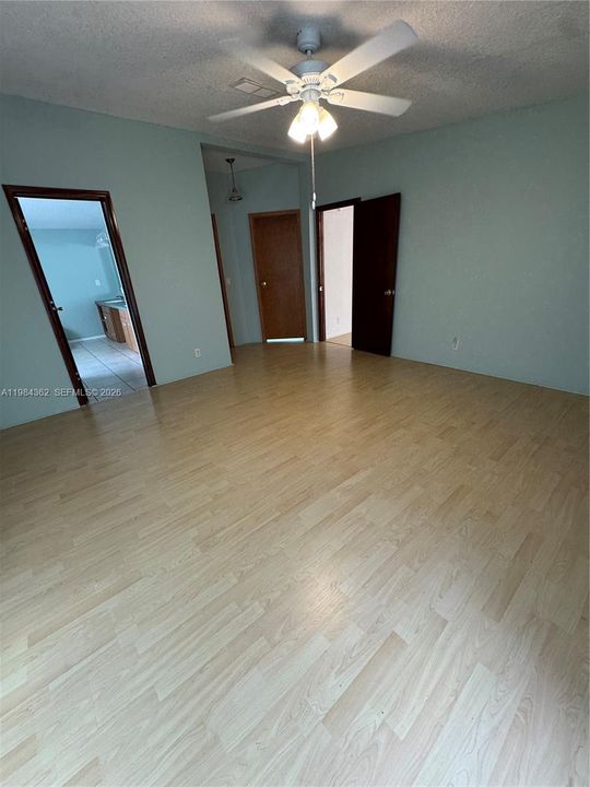 Недавно продано: $350,000 (5 спален, 2 ванн, 0 Квадратных фут)