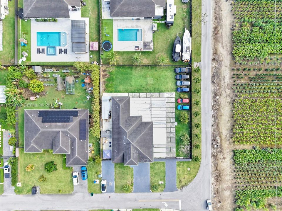 На продажу: $1,100,000 (5 спален, 4 ванн, 2070 Квадратных фут)