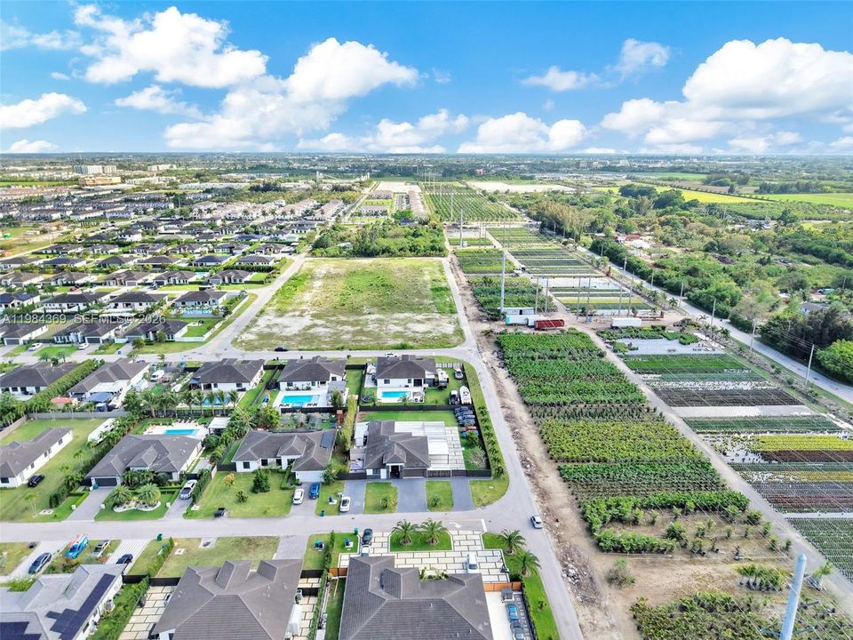 На продажу: $1,100,000 (5 спален, 4 ванн, 2070 Квадратных фут)