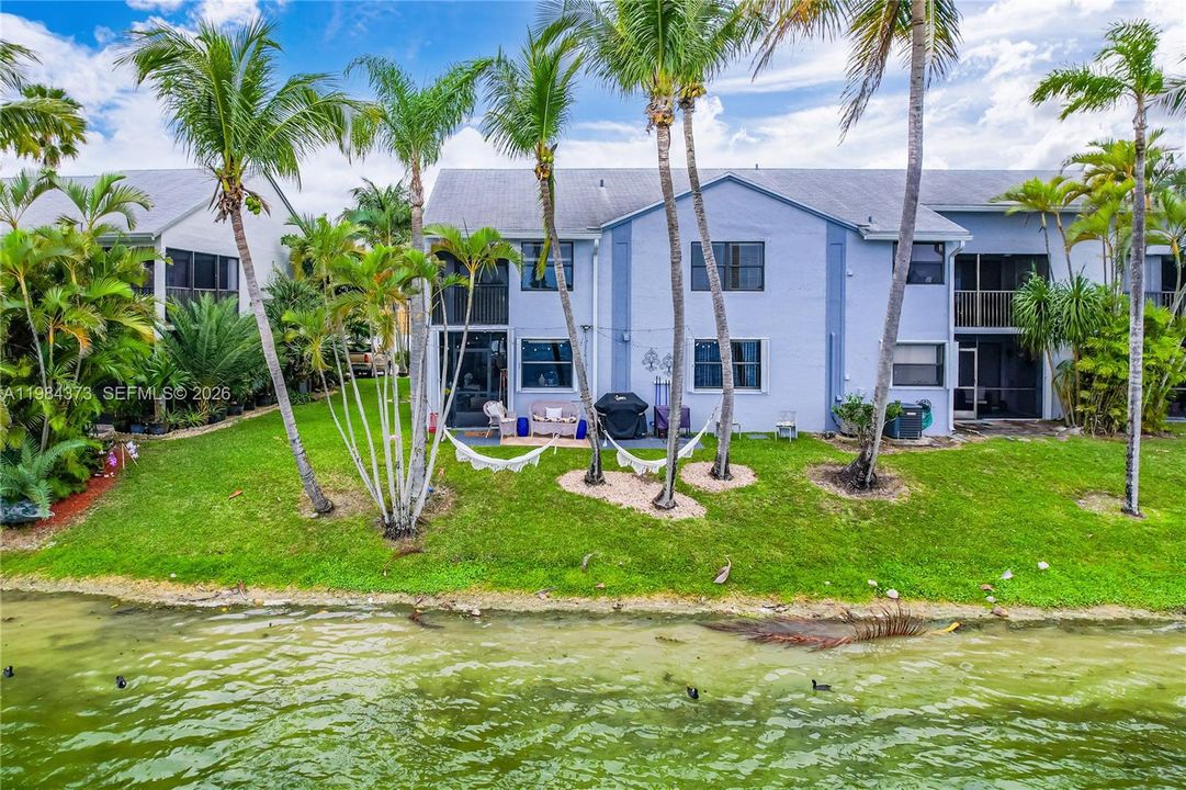 На продажу: $245,000 (3 спален, 2 ванн, 1195 Квадратных фут)