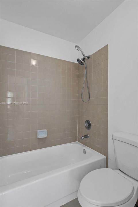 На продажу: $245,000 (3 спален, 2 ванн, 1195 Квадратных фут)