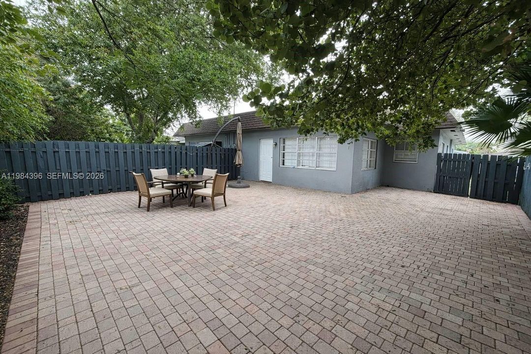 Vendido Recientemente: $899,000 (0 camas, 0 baños, 2582 Pies cuadrados)