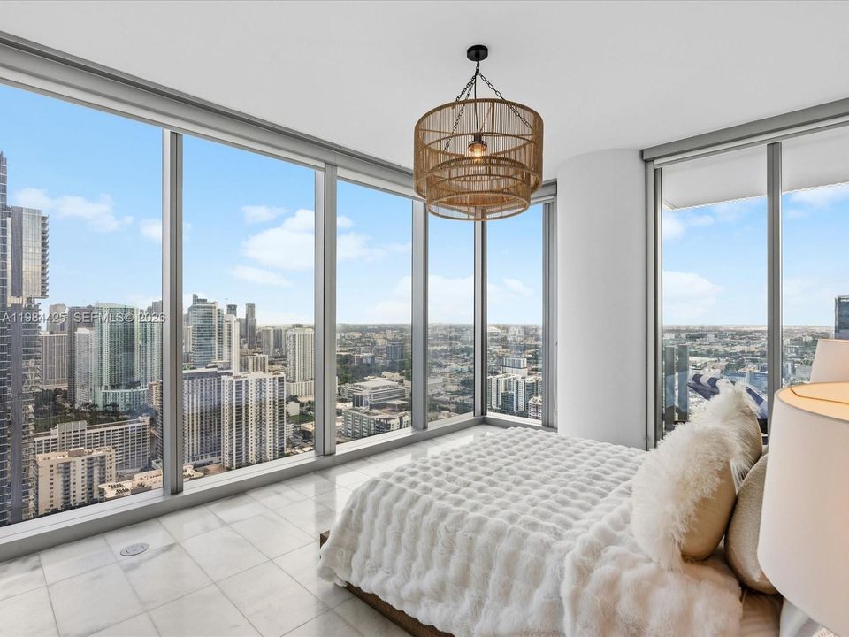 Vendido Recientemente: $4,295,000 (4 camas, 6 baños, 3788 Pies cuadrados)