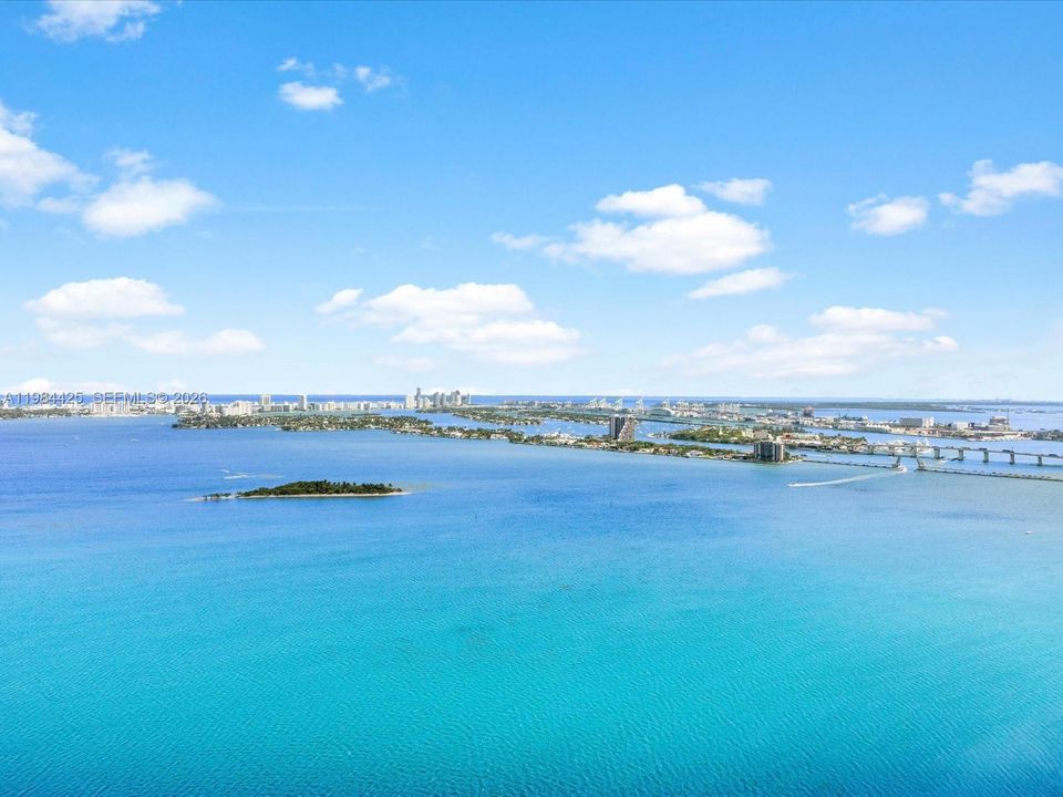 Vendido Recientemente: $4,295,000 (4 camas, 6 baños, 3788 Pies cuadrados)
