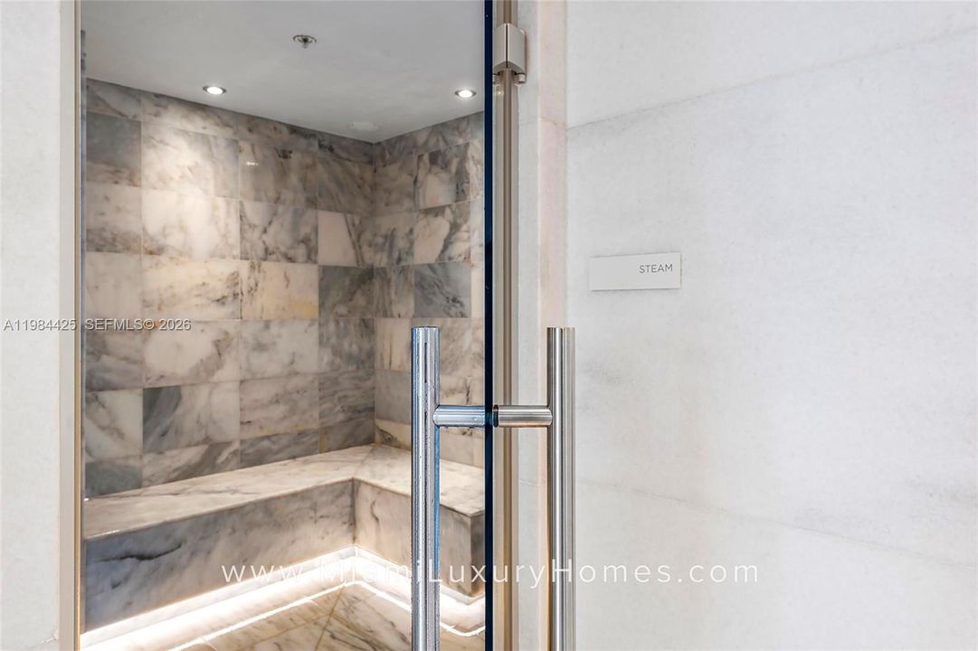Vendido Recientemente: $4,295,000 (4 camas, 6 baños, 3788 Pies cuadrados)