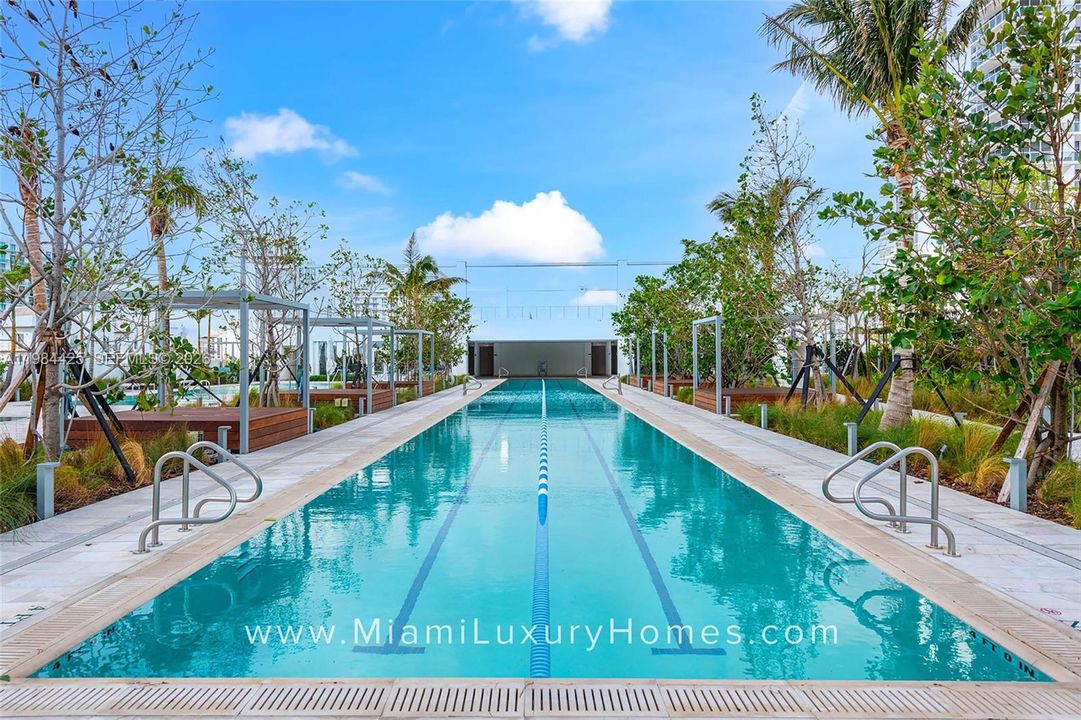 Vendido Recientemente: $4,295,000 (4 camas, 6 baños, 3788 Pies cuadrados)
