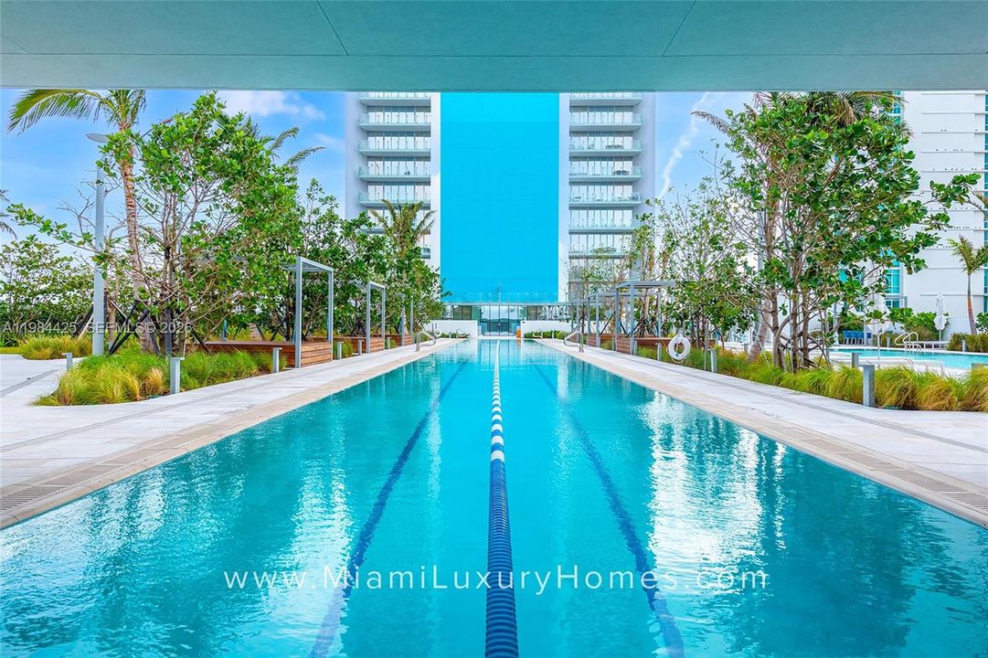 Vendido Recientemente: $4,295,000 (4 camas, 6 baños, 3788 Pies cuadrados)