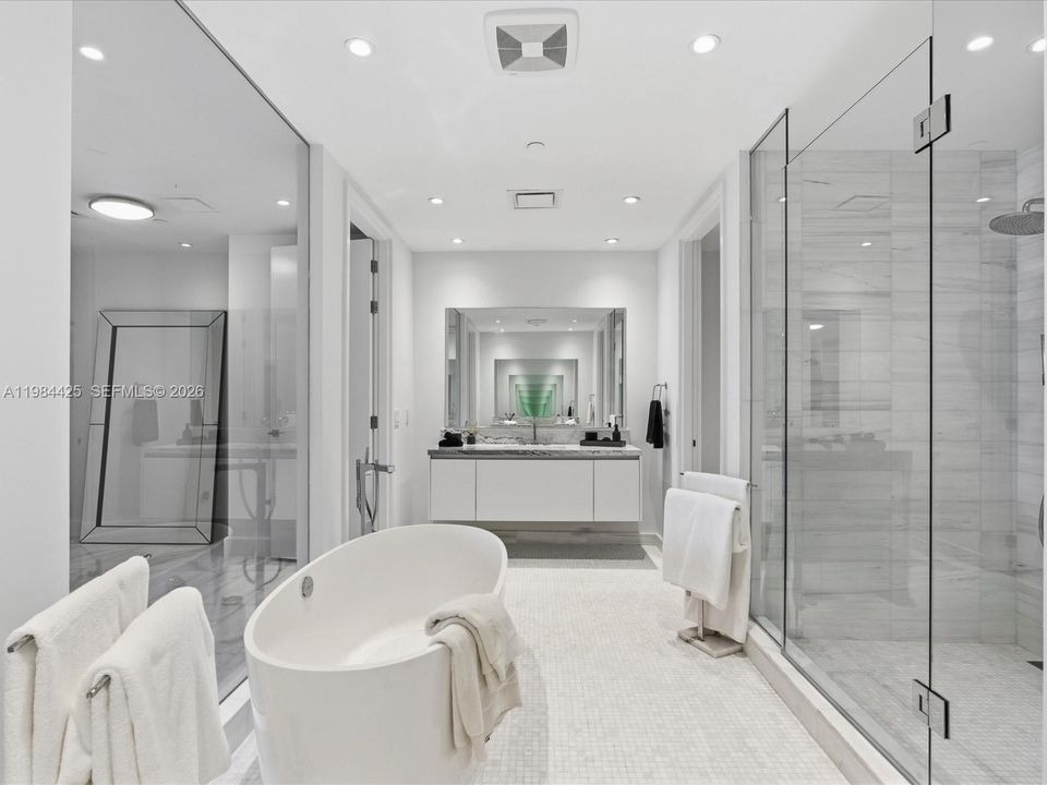 Vendido Recientemente: $4,295,000 (4 camas, 6 baños, 3788 Pies cuadrados)