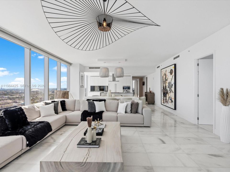 Vendido Recientemente: $4,295,000 (4 camas, 6 baños, 3788 Pies cuadrados)